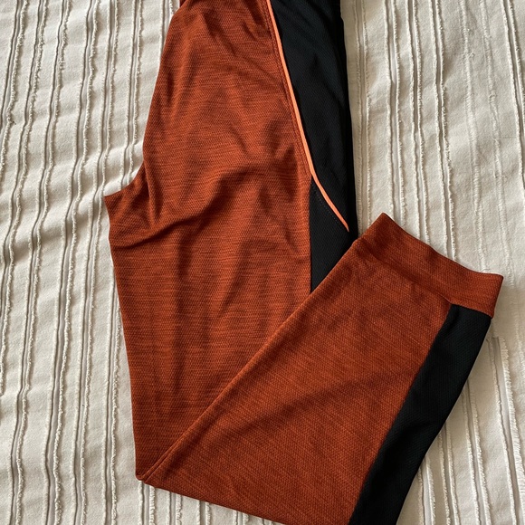 Old Navy Active Jogger Set - Picture 2 of 7